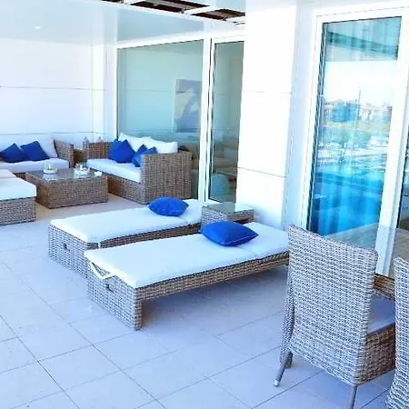 Apartahotel Puerto Sherry 4*